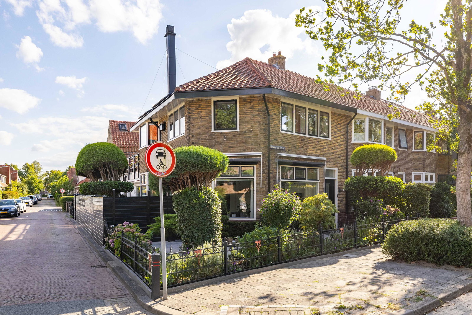 Hoekwoning te koop: Ferdinand Bolstraat 53, Leeuwarden