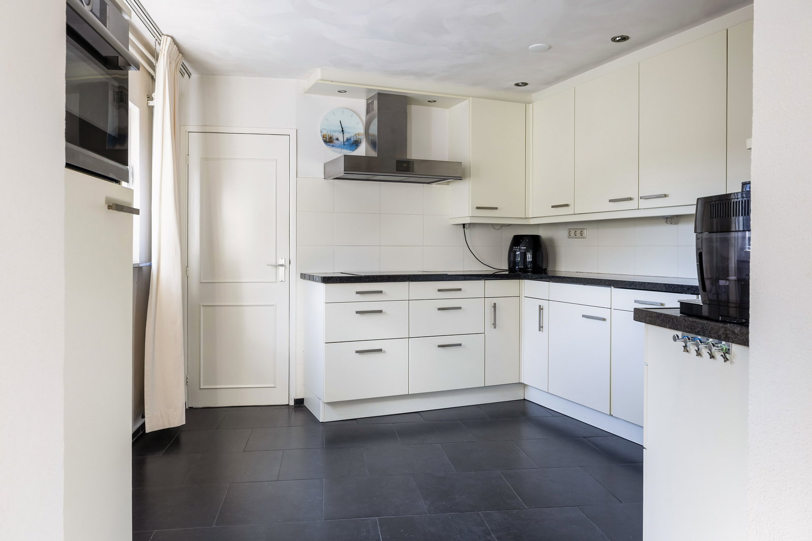Hoekwoning te koop: Ferdinand Bolstraat 53, Leeuwarden