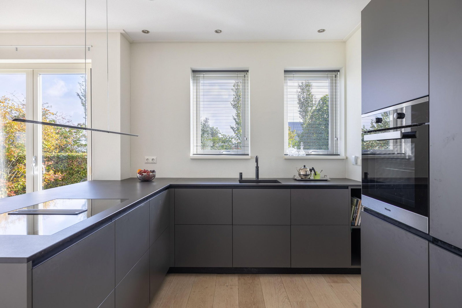 Vrijstaande woning te koop: Keallecamp 13, Leeuwarden