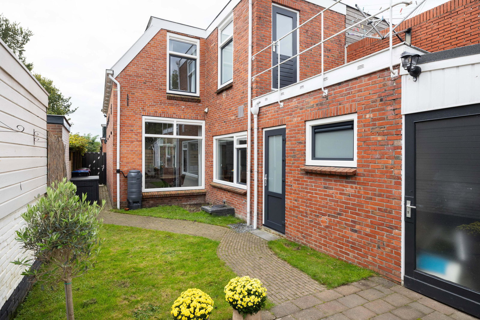 Twee-onder-één-kap te koop: Carel Fabritiusstraat 12, Leeuwarden