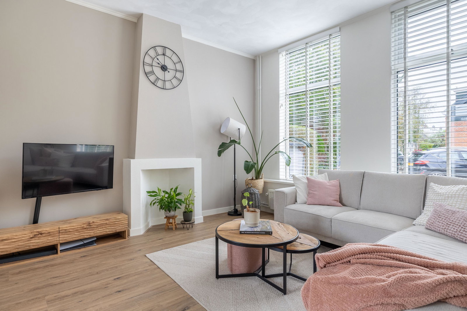 Twee-onder-één-kap te koop: Carel Fabritiusstraat 12, Leeuwarden