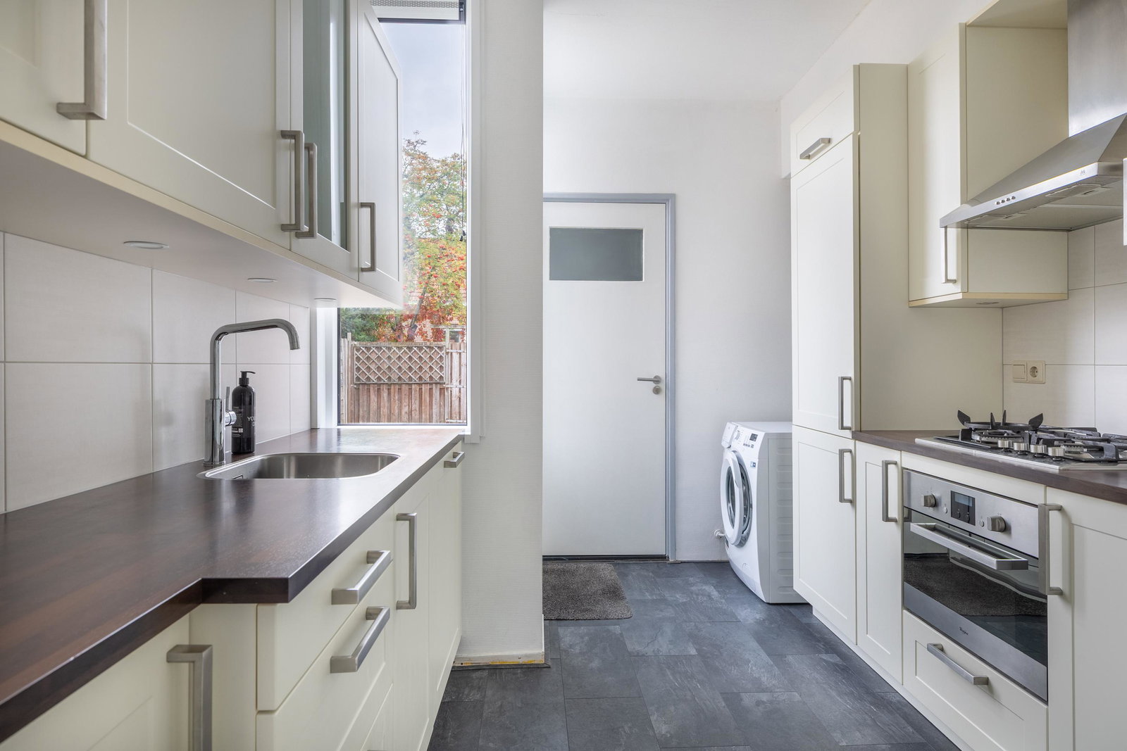 Tussenwoning te koop: Kwekerijstraat 10, Leeuwarden