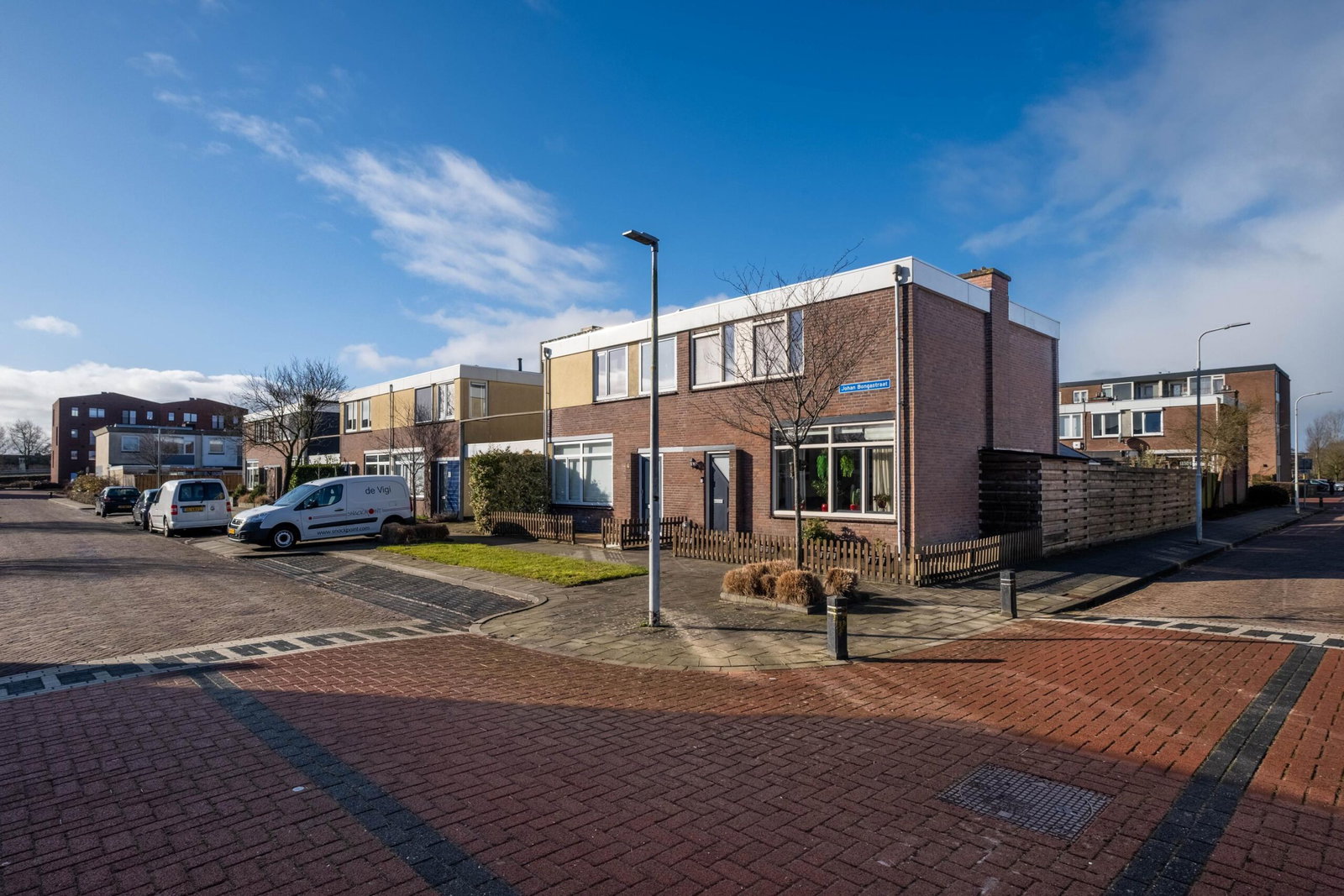 Twee-onder-één-kap te koop: Johan Bongastraat 2, Sneek