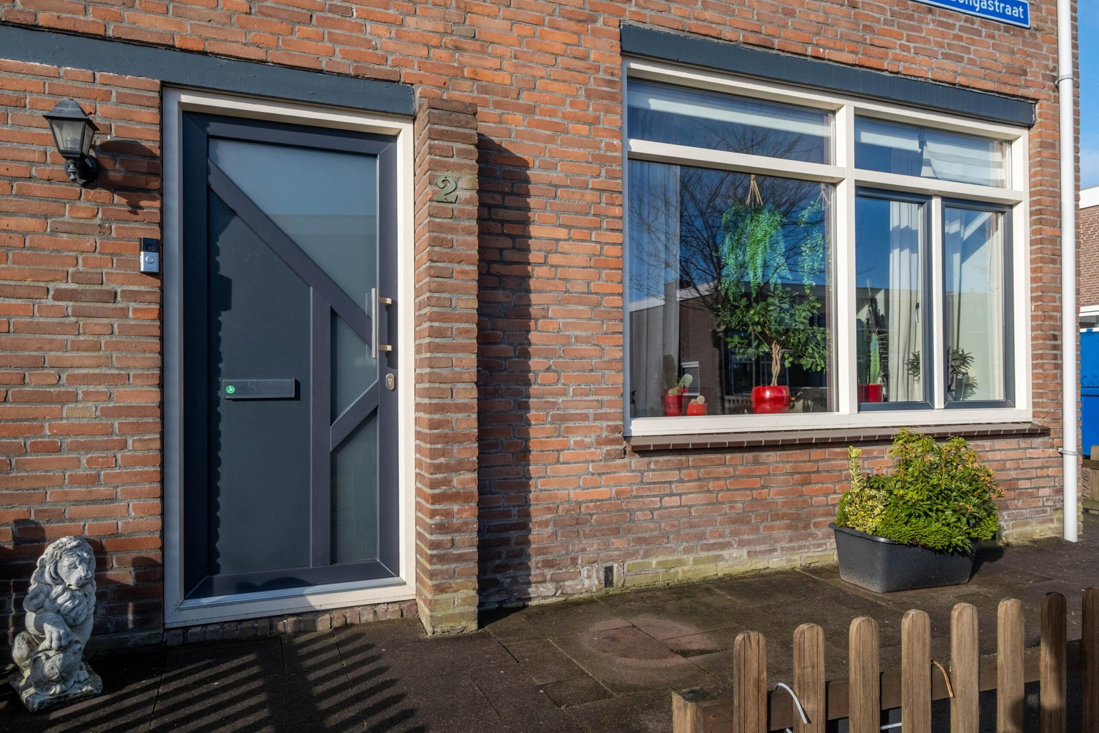 Twee-onder-één-kap te koop: Johan Bongastraat 2, Sneek